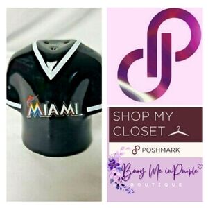 FL MARLINS SALT AND PEPPER SHAKERS